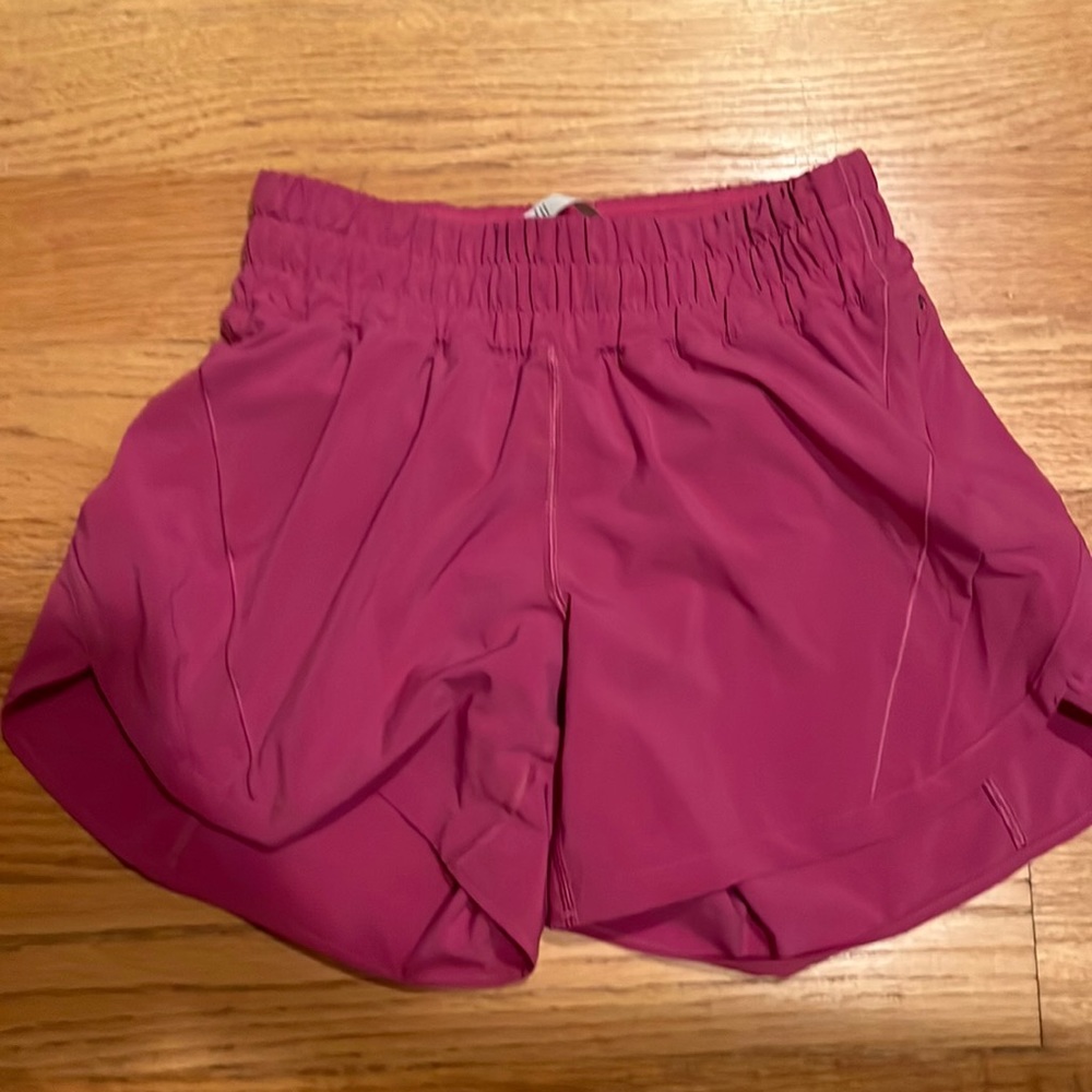lulu shorts, never worn. 4 inch inseam! RARE COLOR
